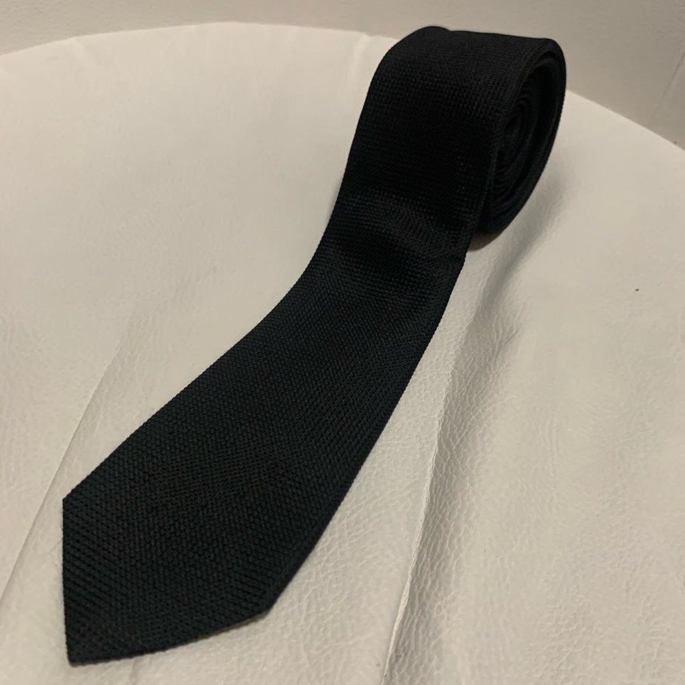 Men’s slim neck tie